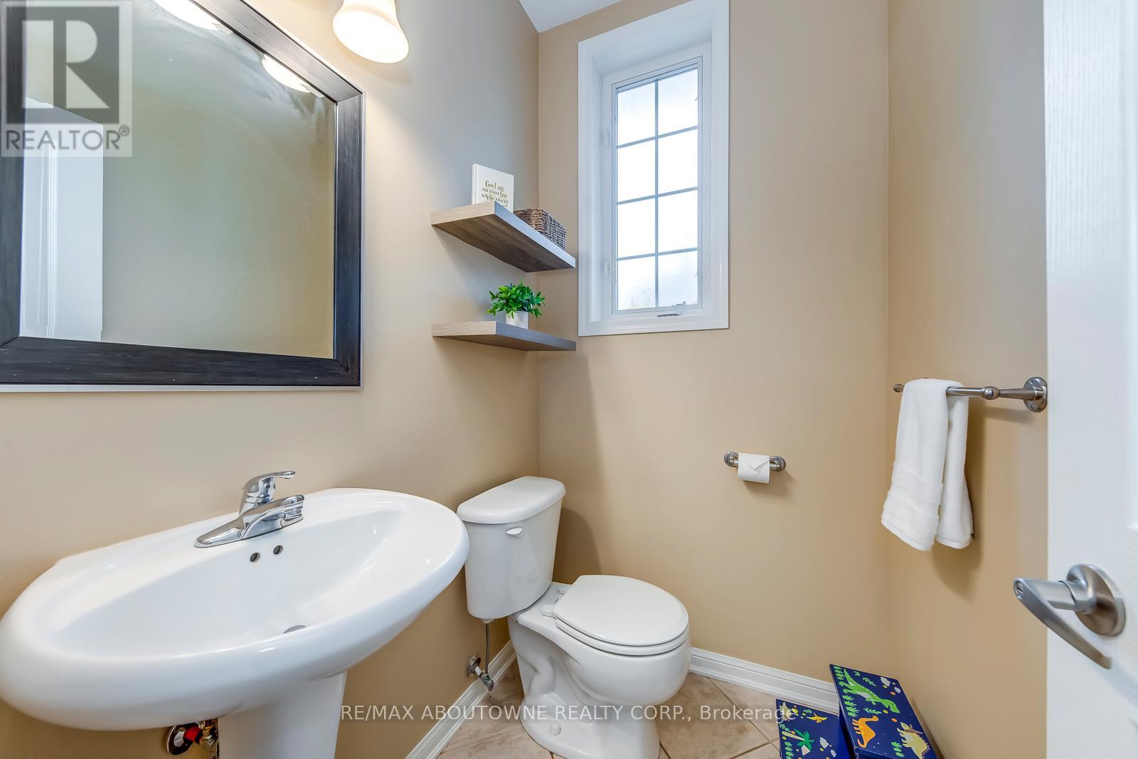 Photo 6 of 2457 Springforest Drive, Oakville ON
