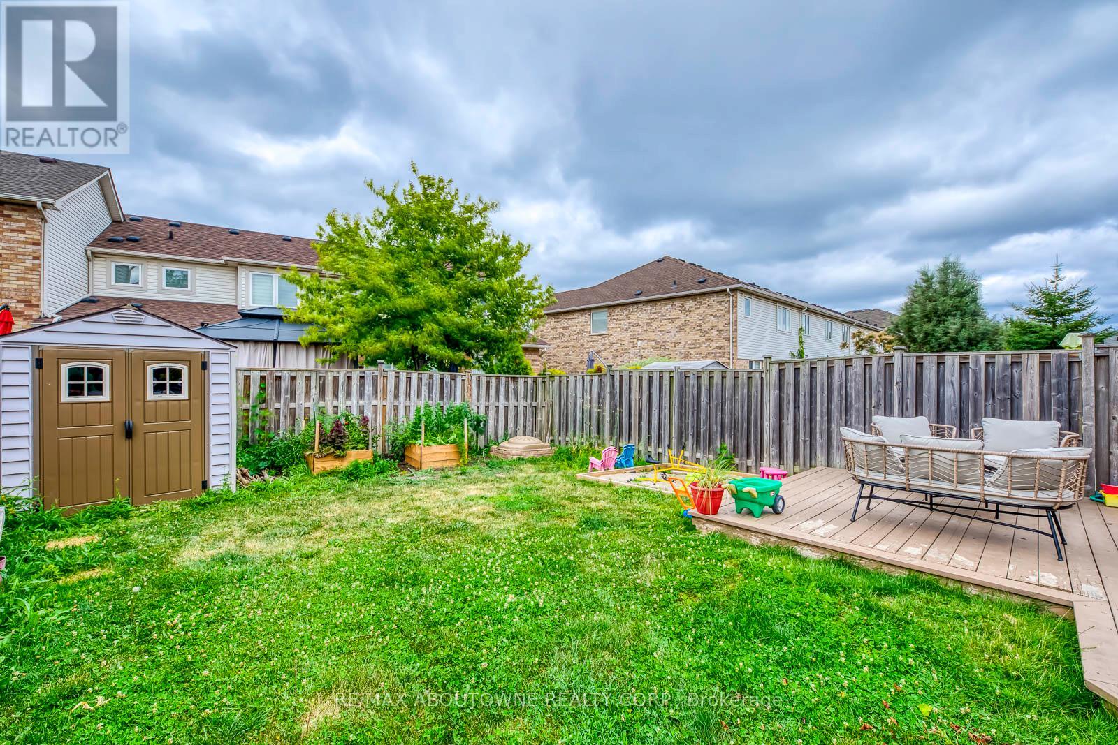 Photo 33 of 2457 Springforest Drive, Oakville ON