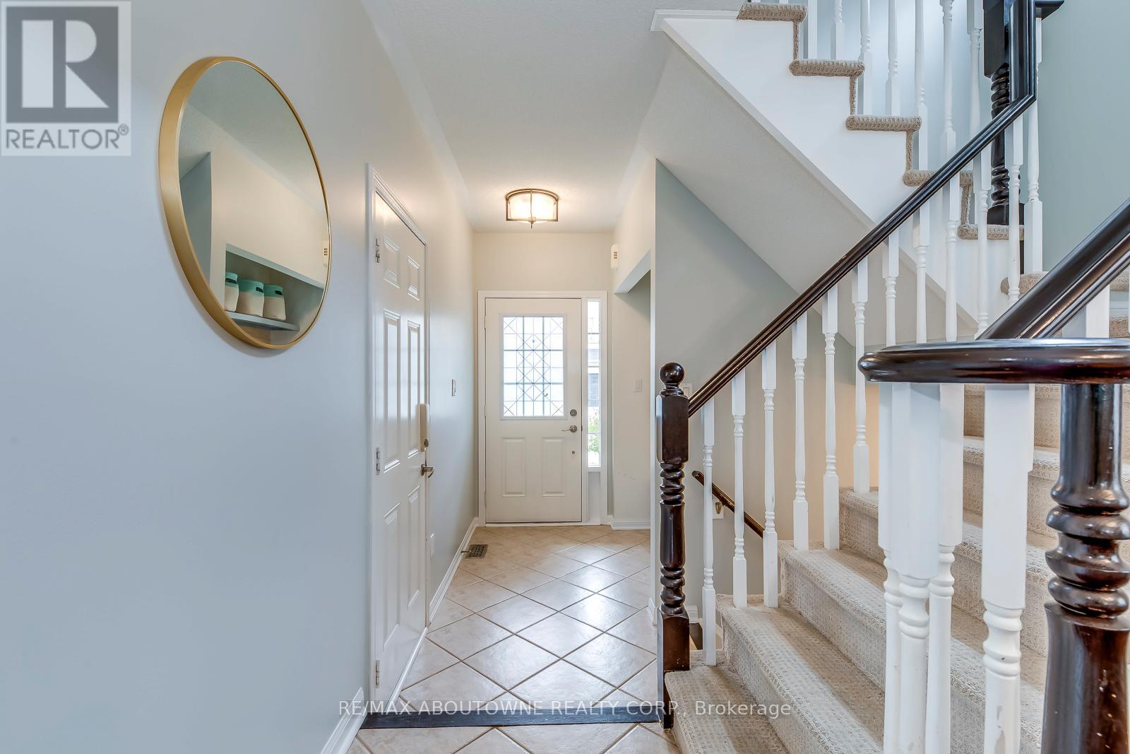 Photo 11 of 2457 Springforest Drive, Oakville ON