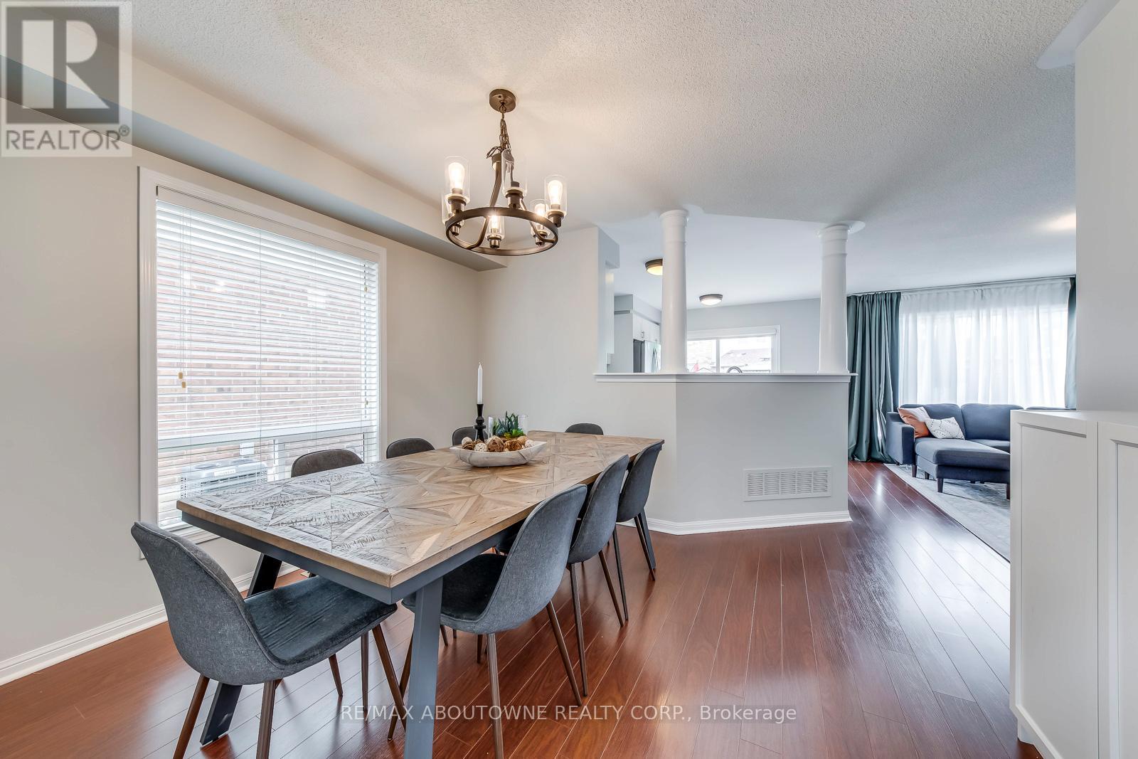 Photo 35 of 2457 Springforest Drive, Oakville ON