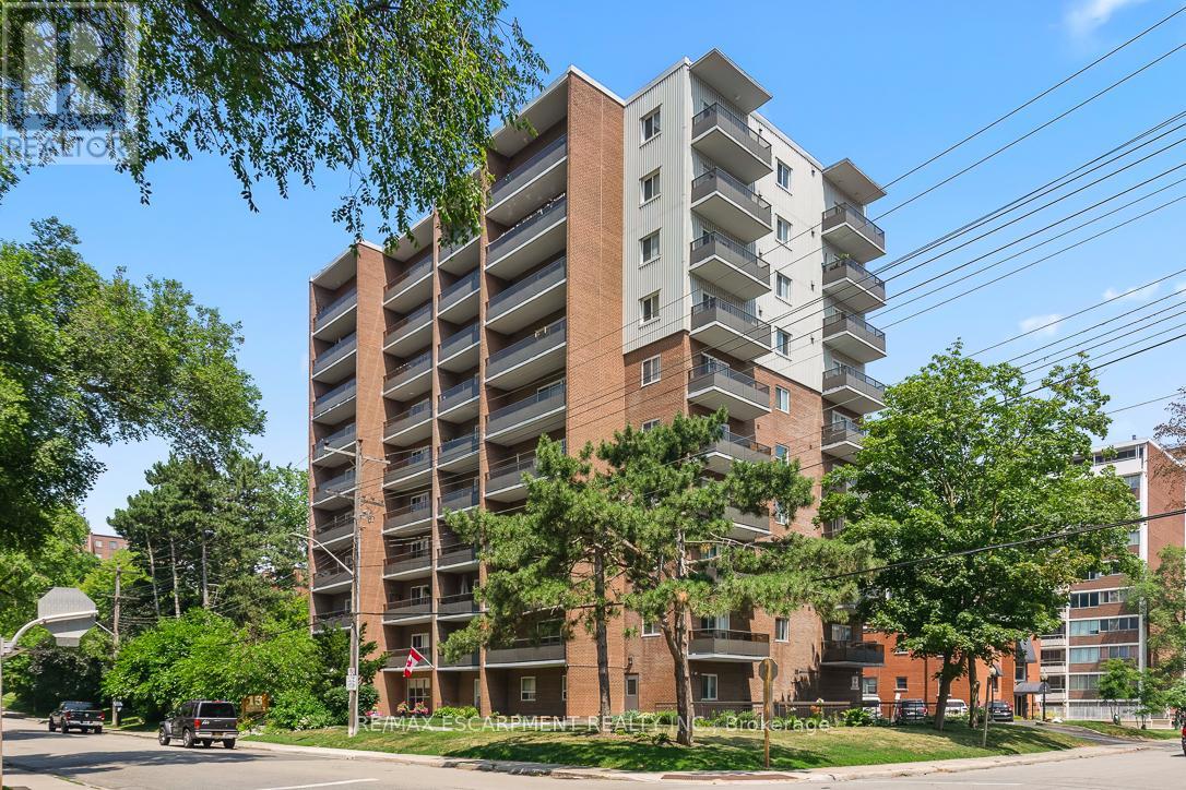 Photo 1 of 805 15 Elizabeth Street, Mississauga ON