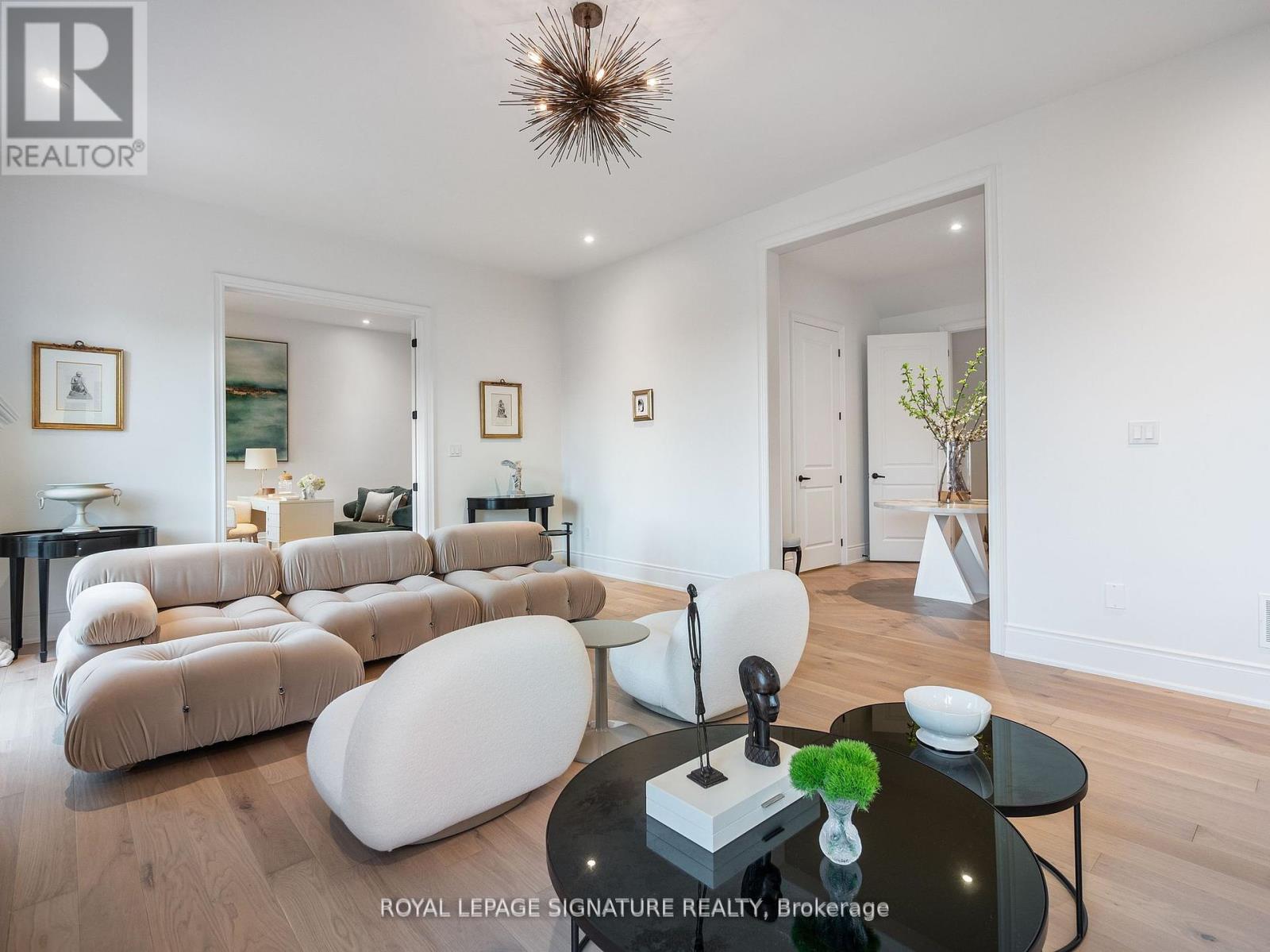 Photo 4 of 1335 Britton Crescent, Milton ON