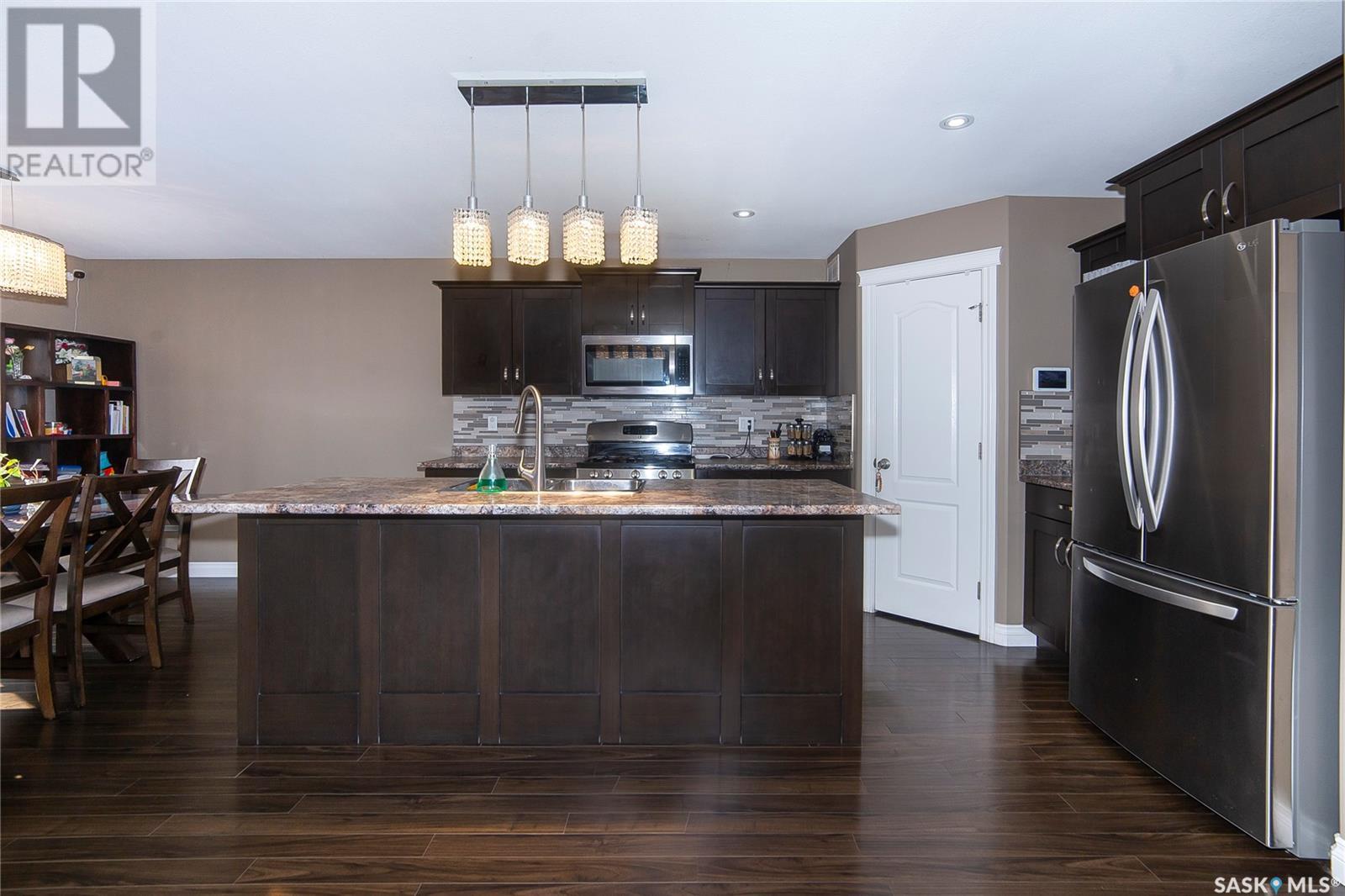 Single Family House Bi-level for Sale in  Zary ROAD Saskatoon 