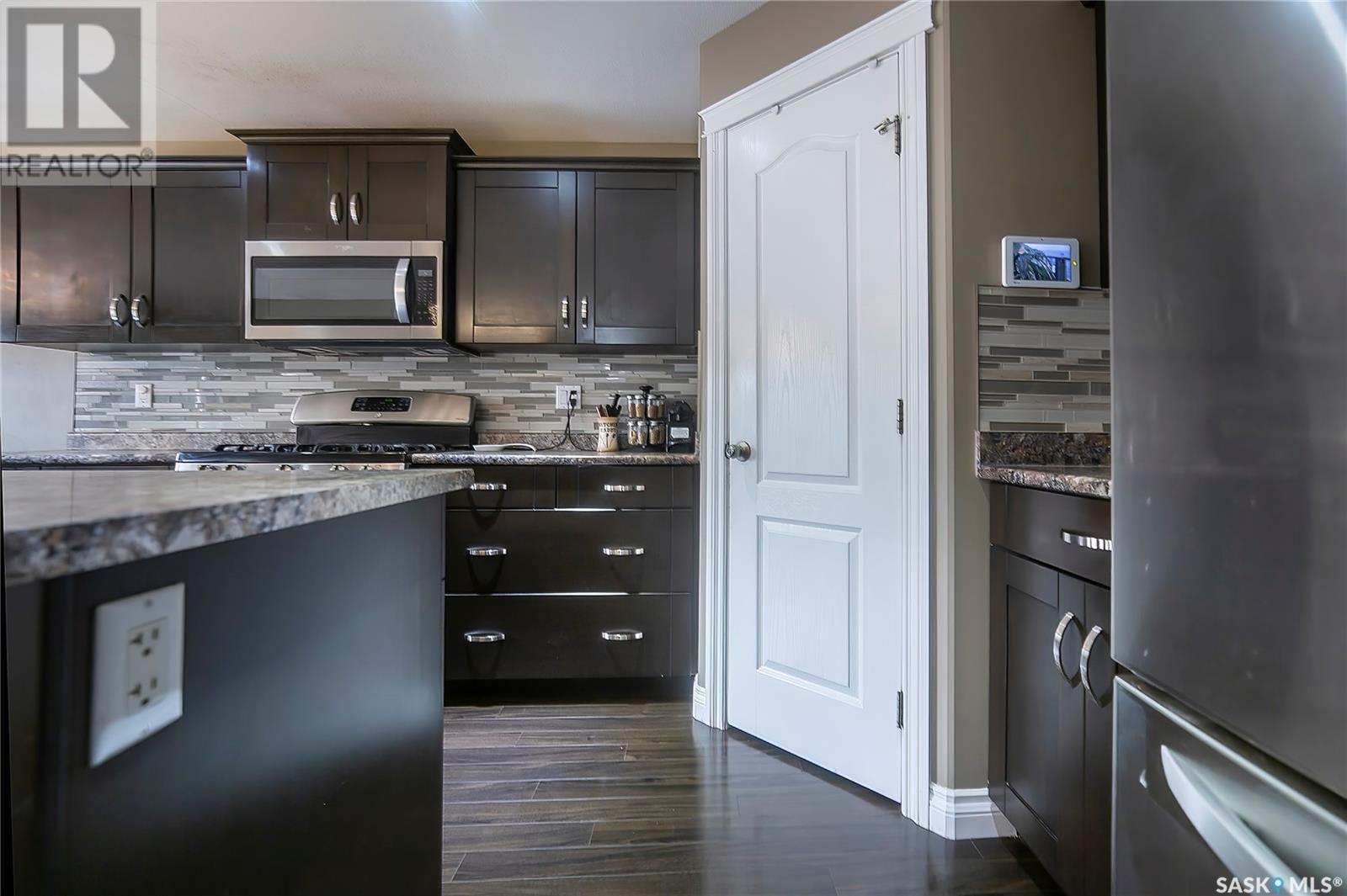 Single Family House Bi-level for Sale in  Zary ROAD Saskatoon 