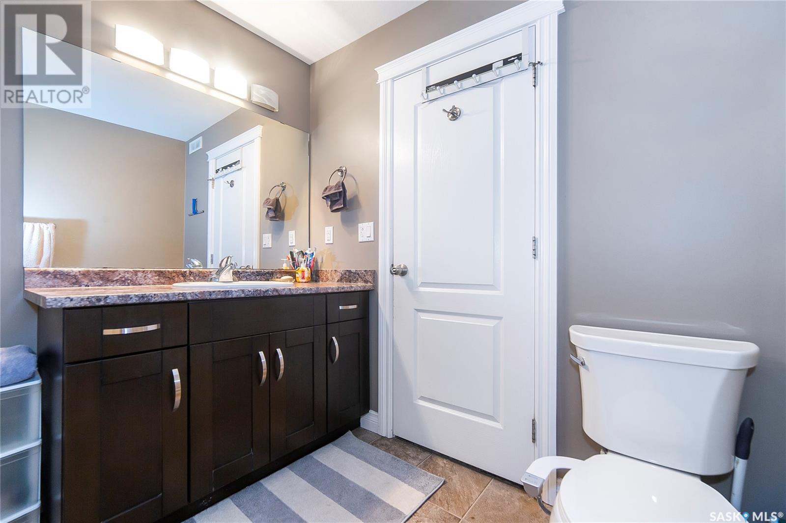 Single Family House Bi-level for Sale in  Zary ROAD Saskatoon 
