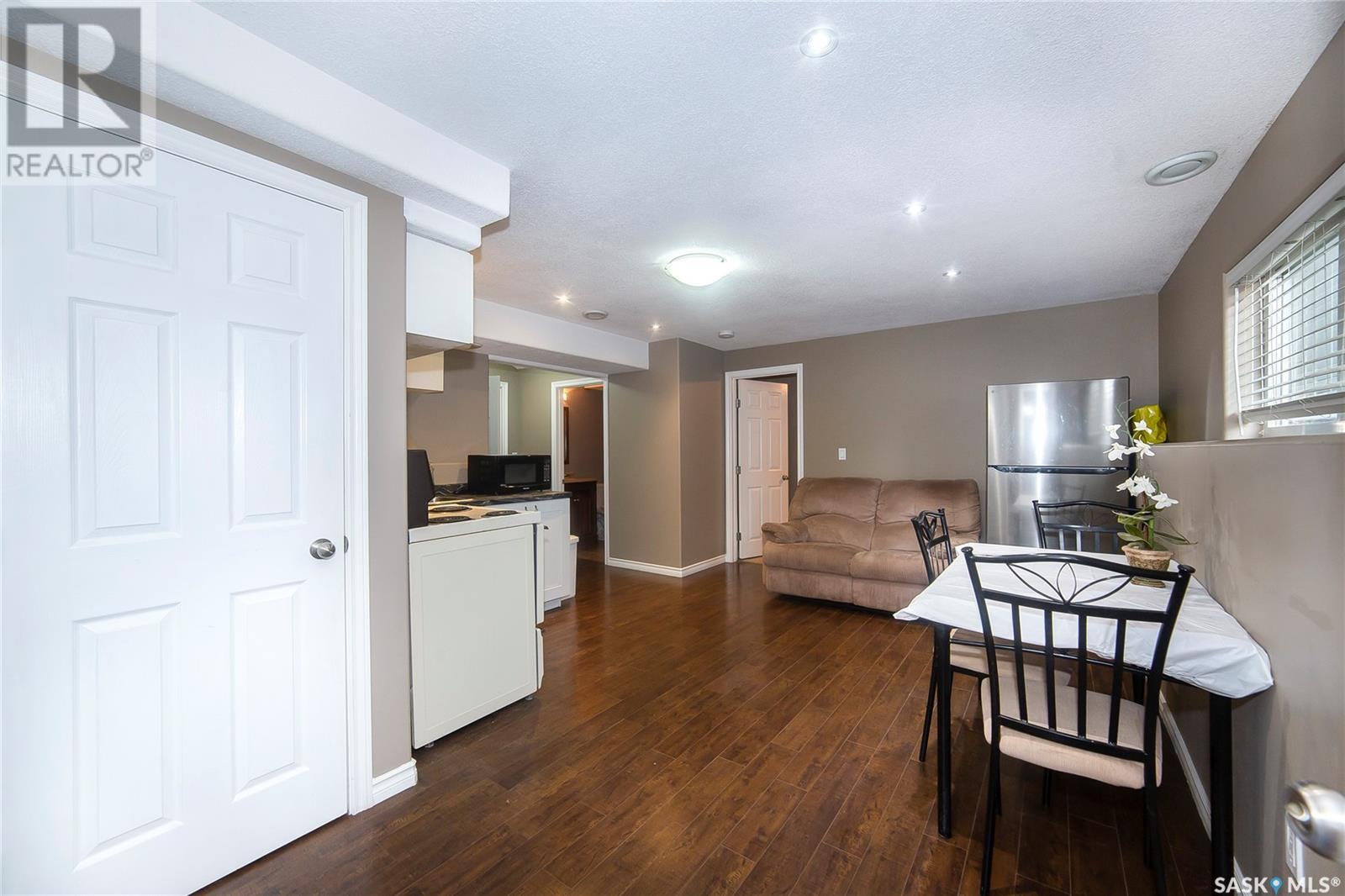 Single Family House Bi-level for Sale in  Zary ROAD Saskatoon 
