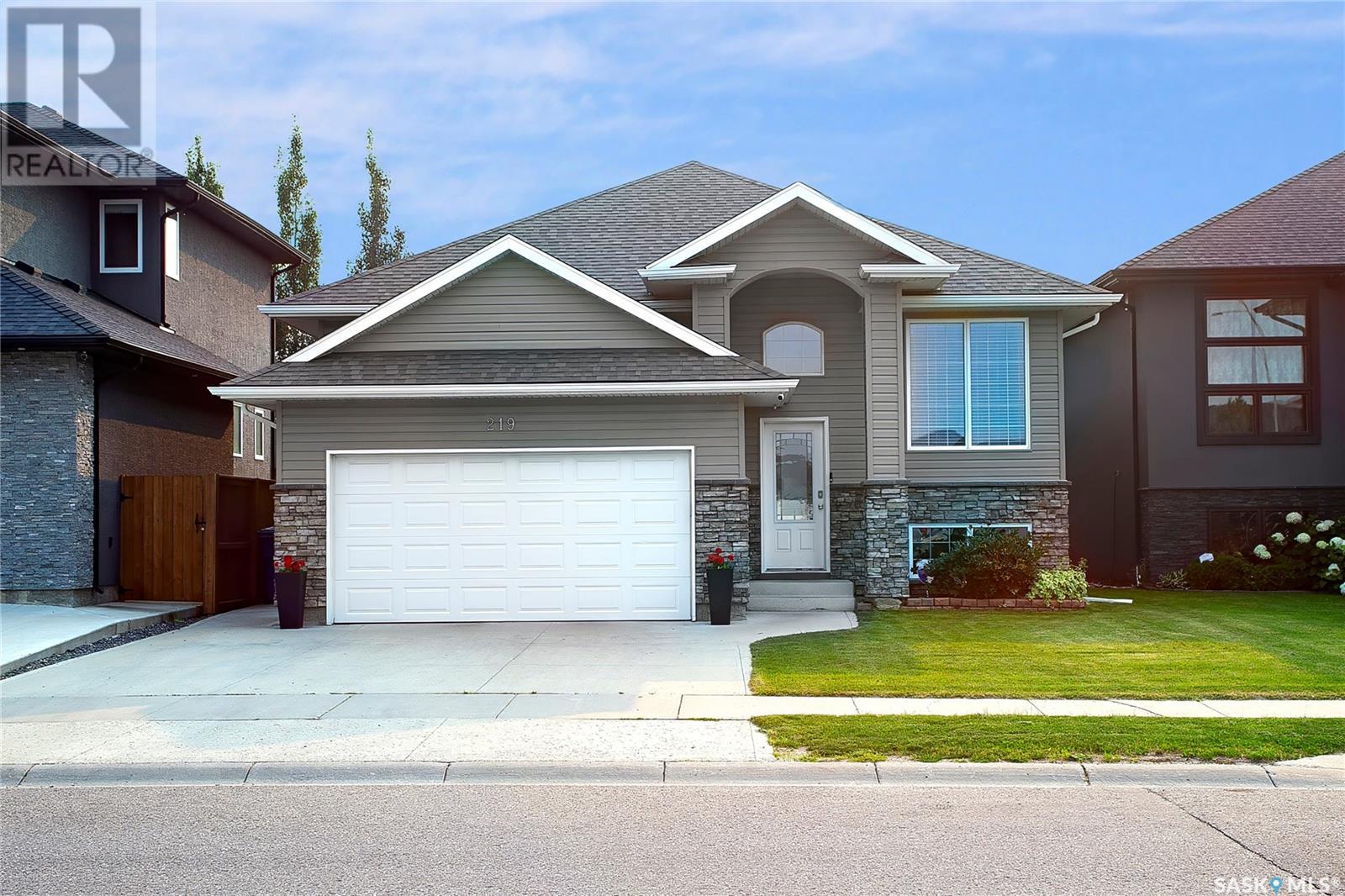 Single Family House Bi-level for Sale in  Zary ROAD Saskatoon 