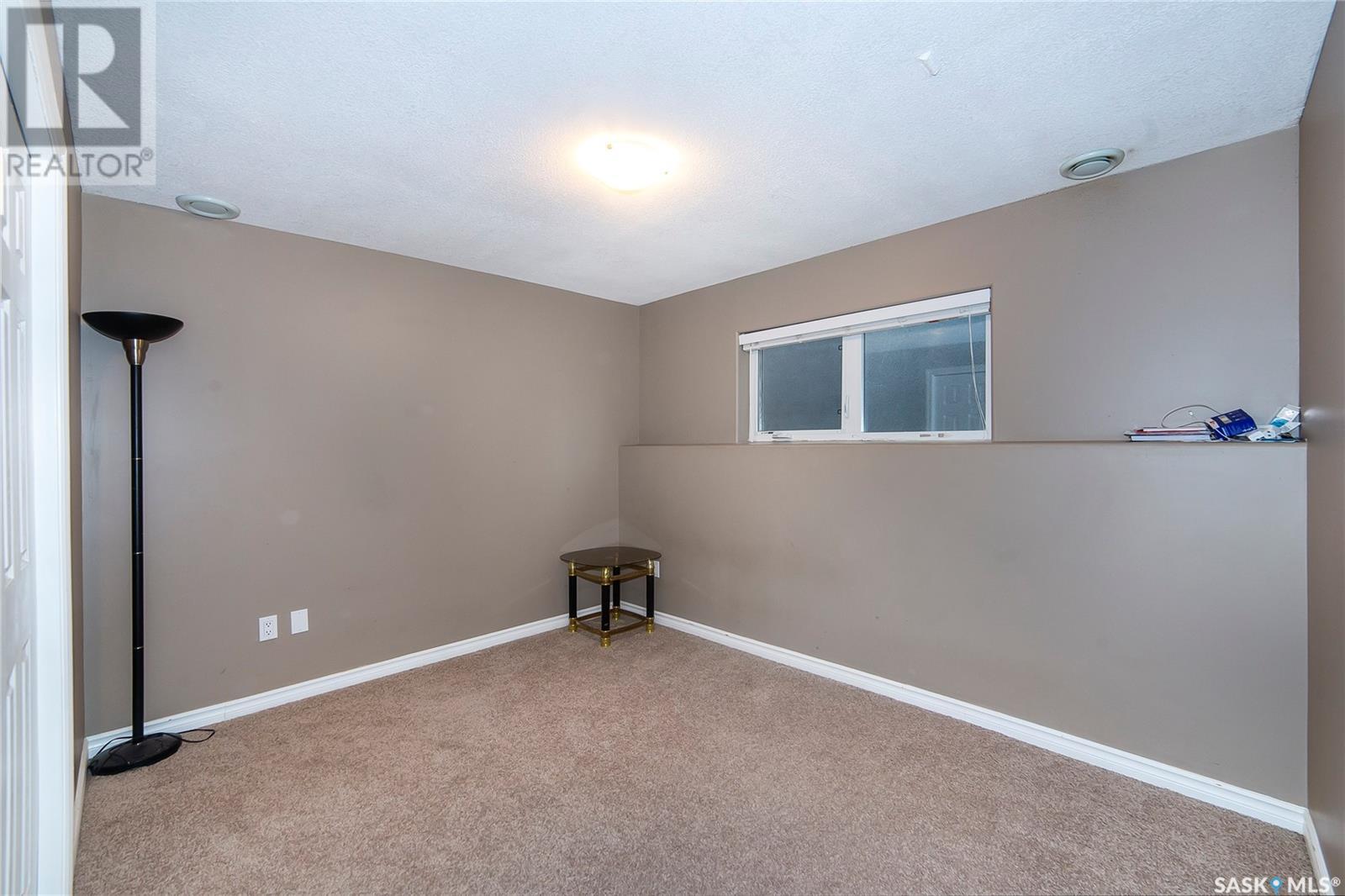 Single Family House Bi-level for Sale in  Zary ROAD Saskatoon 
