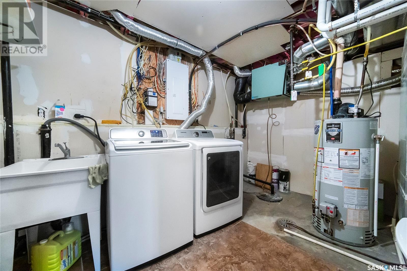 Single Family House Bi-level for Sale in  Zary ROAD Saskatoon 