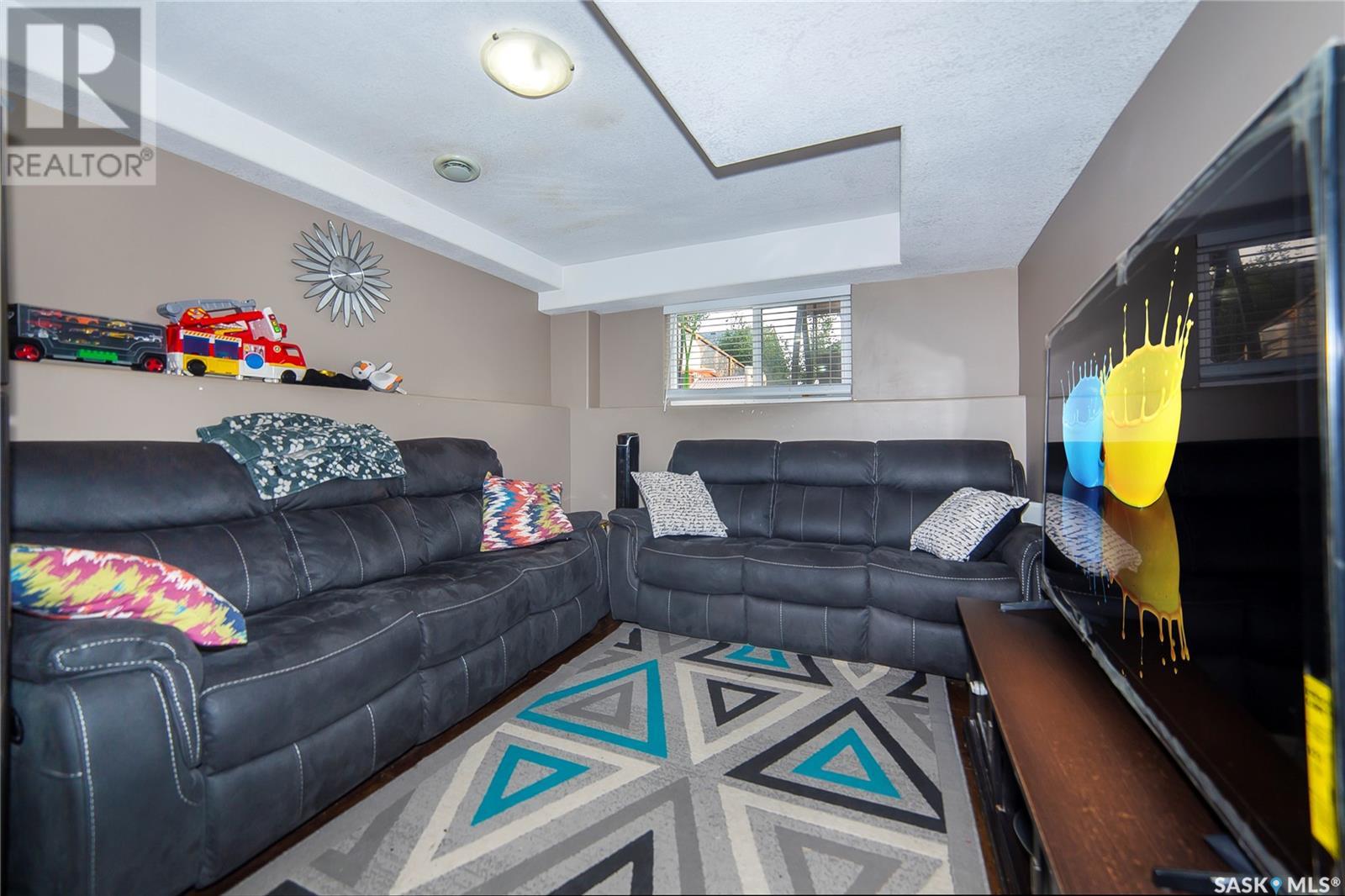 Single Family House Bi-level for Sale in  Zary ROAD Saskatoon 