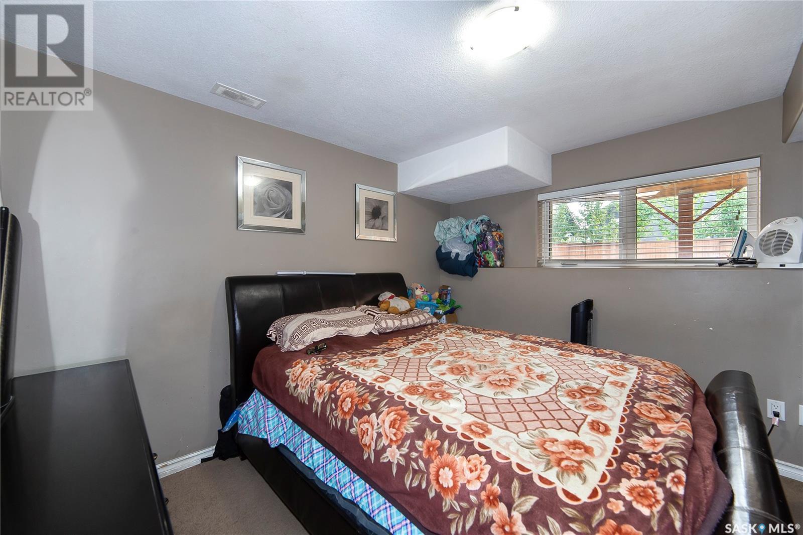 Single Family House Bi-level for Sale in  Zary ROAD Saskatoon 