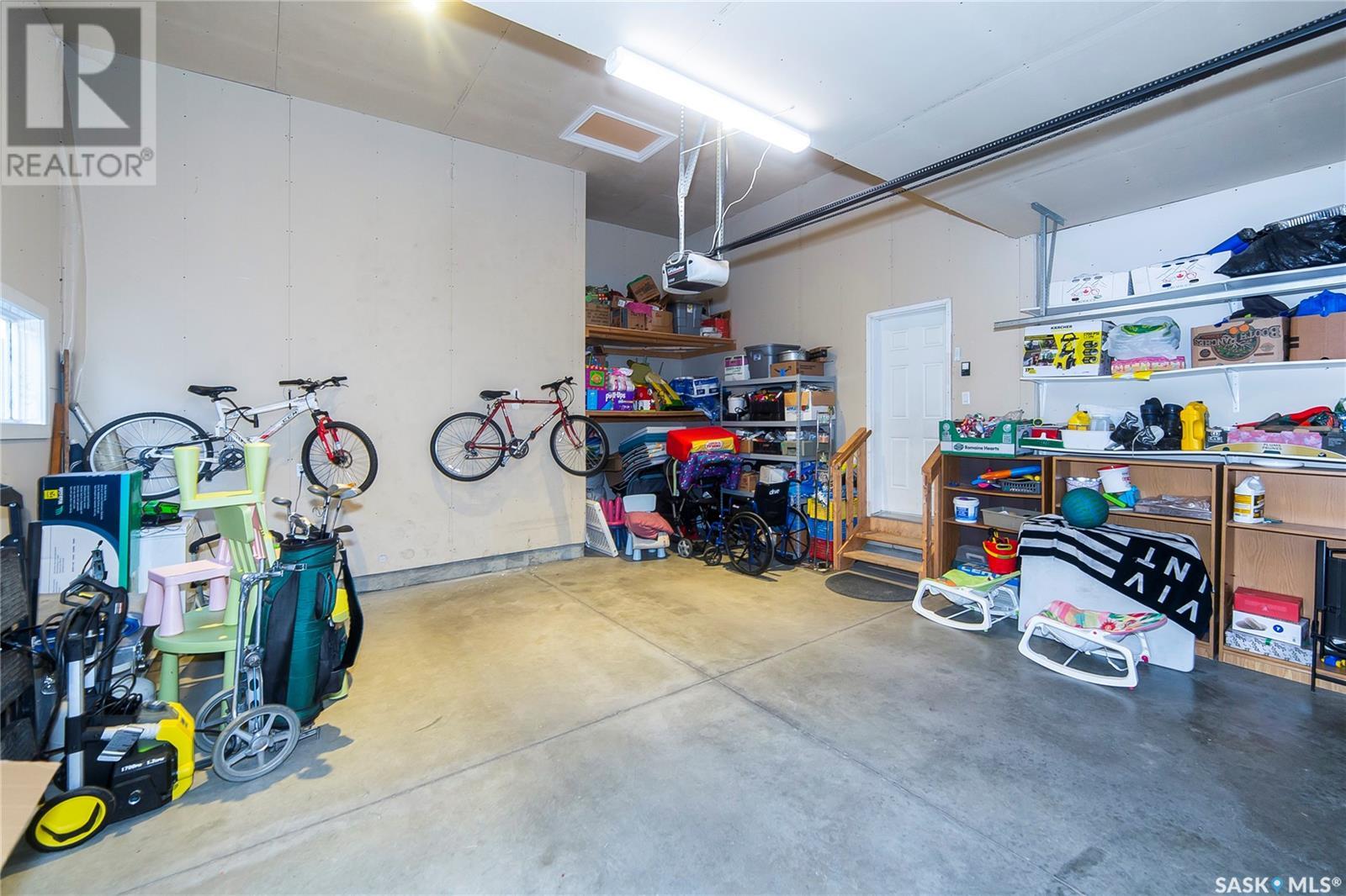 Single Family House Bi-level for Sale in  Zary ROAD Saskatoon 