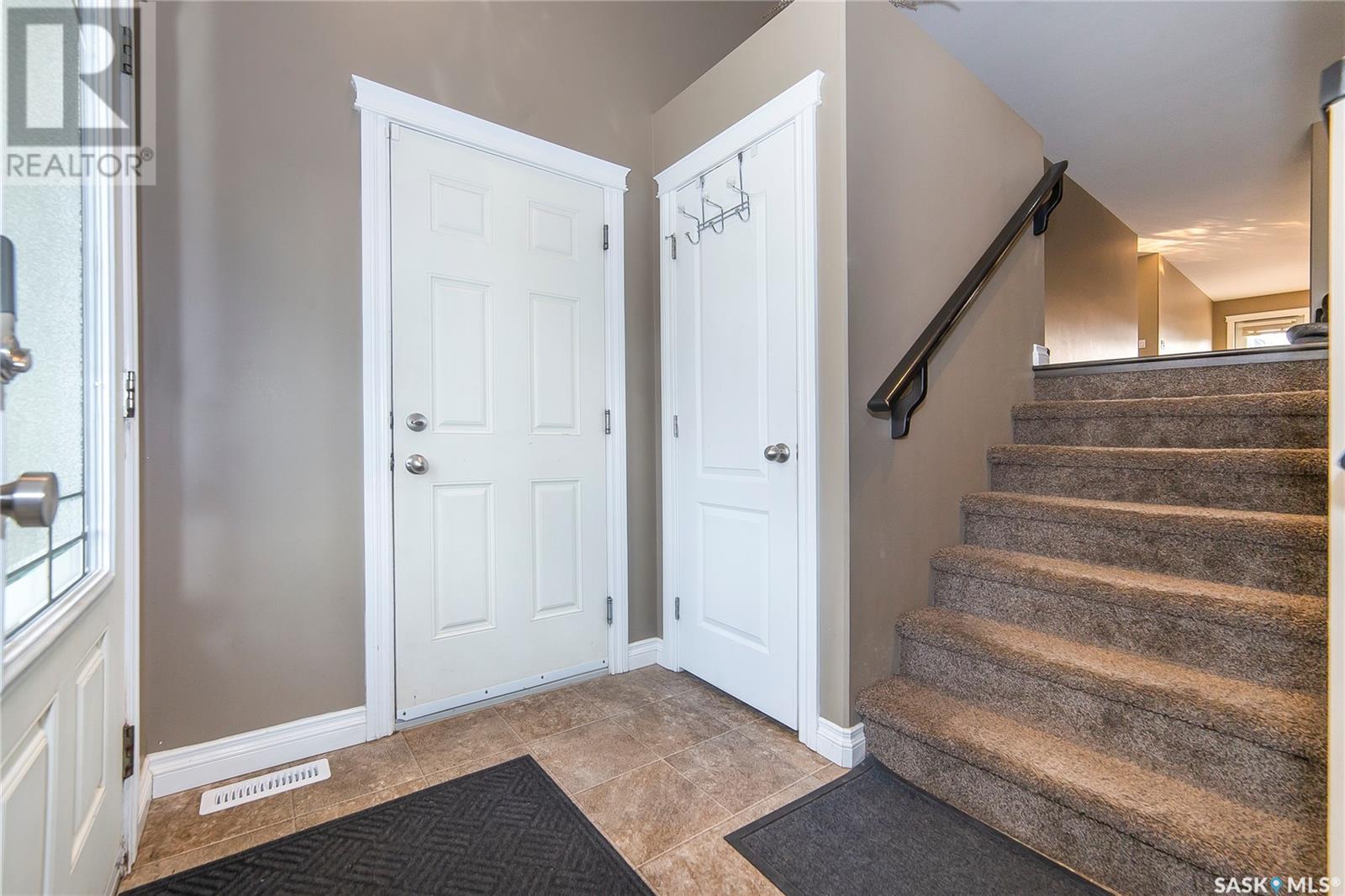 Single Family House Bi-level for Sale in  Zary ROAD Saskatoon 