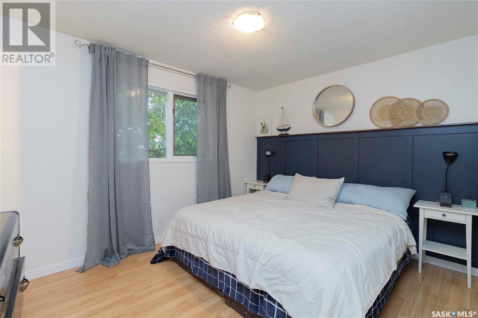 Photo 8 of 237 Guelph Crescent, Saskatoon SK