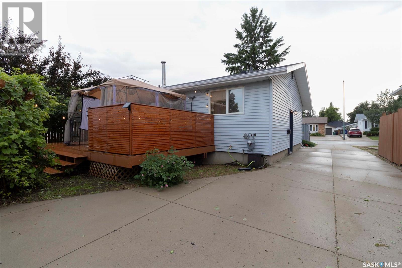 Photo 20 of 237 Guelph Crescent, Saskatoon SK