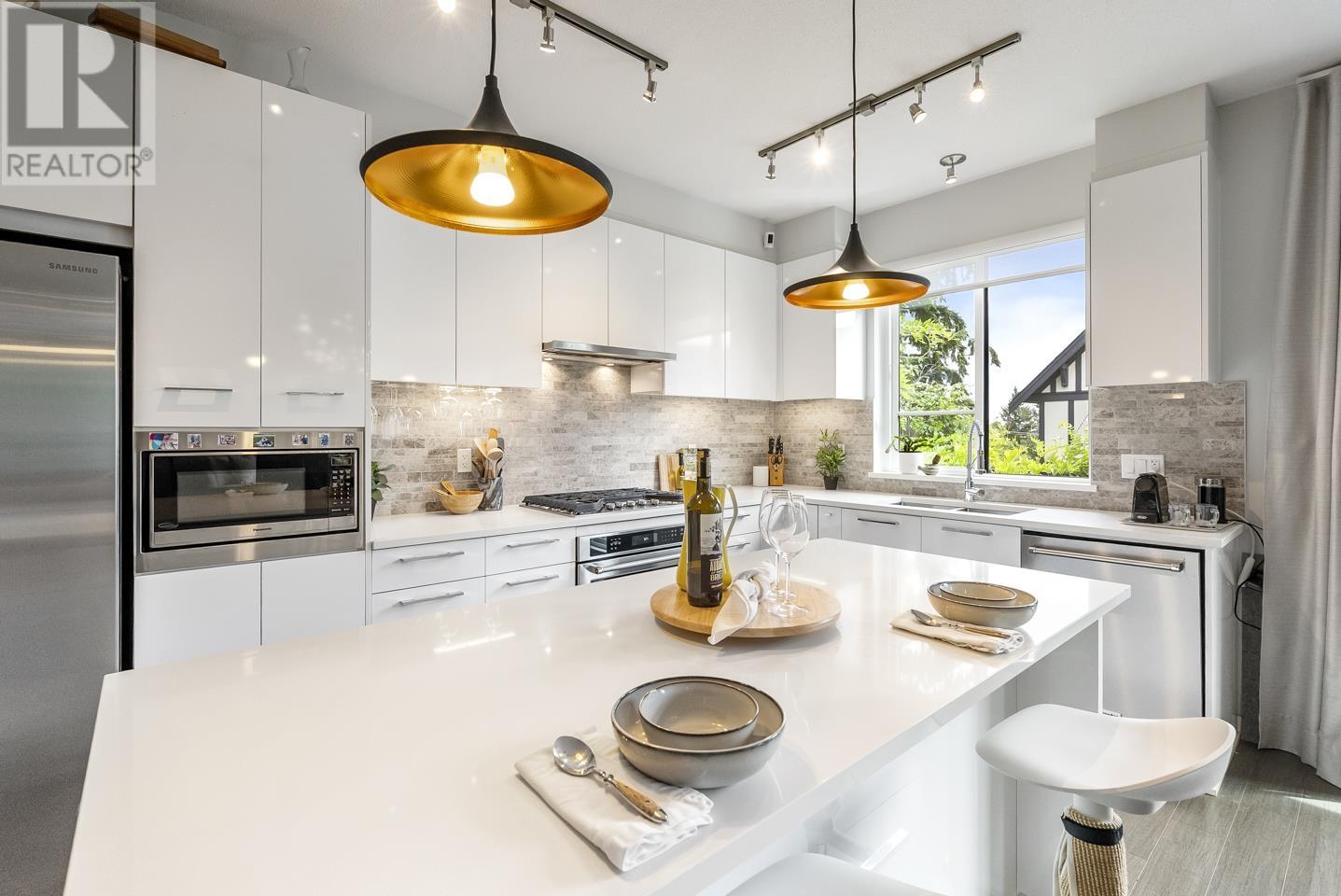 Photo 10 of 153 3500 Burke Village Promenade, Coquitlam BC