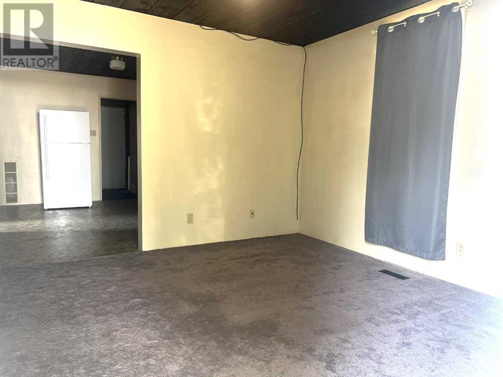 Photo 15 of 4805 17 Avenue, Edson AB