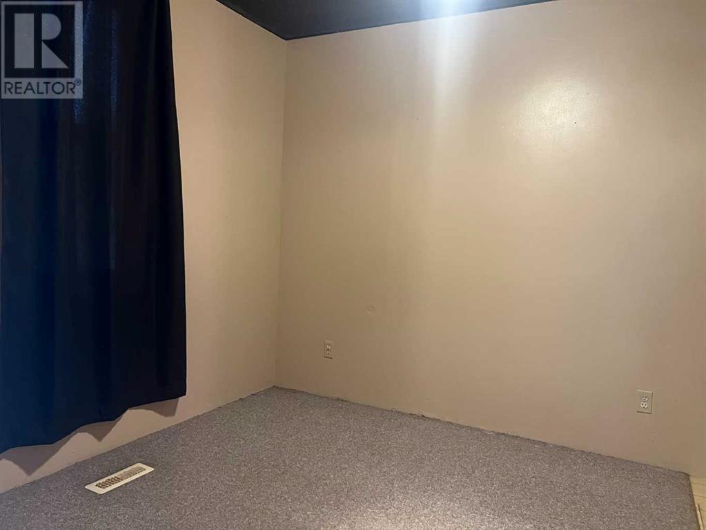 Photo 16 of 4805 17 Avenue, Edson AB