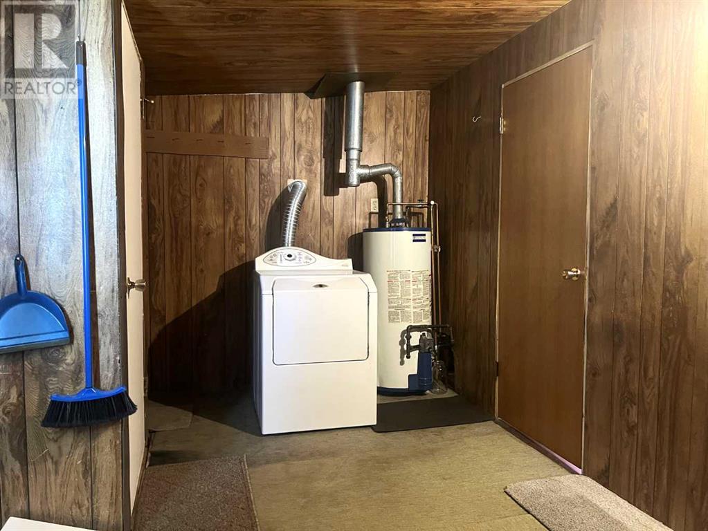 Photo 22 of 4805 17 Avenue, Edson AB