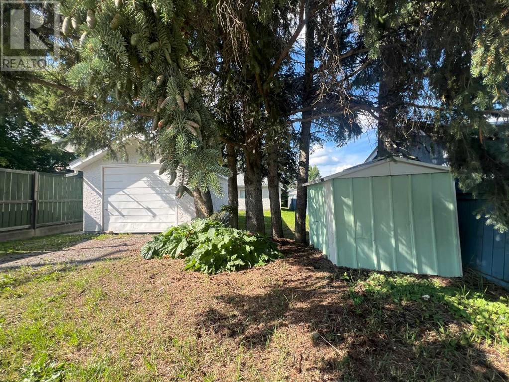 Photo 9 of 4805 17 Avenue, Edson AB