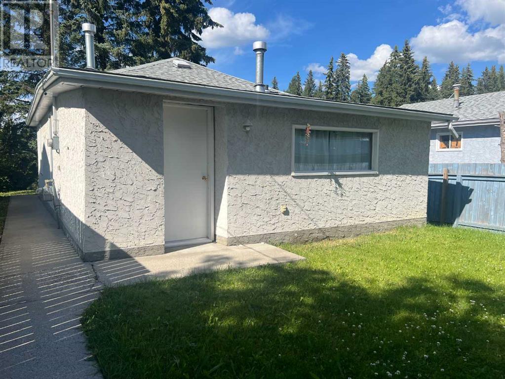 Photo 5 of 4805 17 Avenue, Edson AB