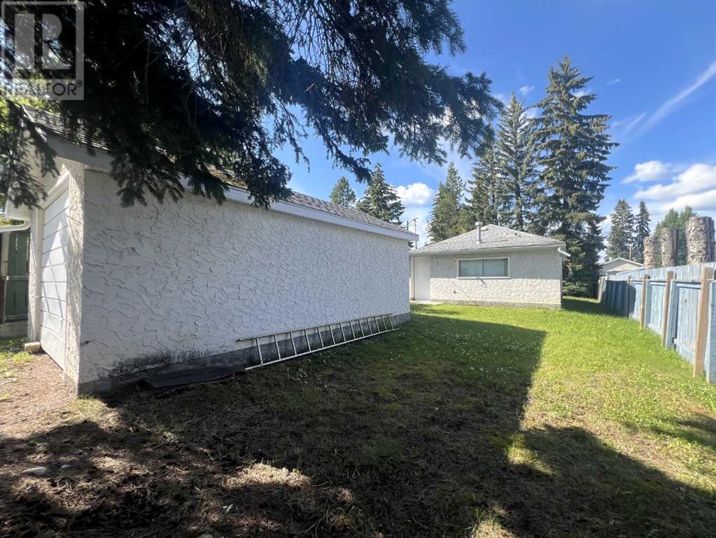 Photo 7 of 4805 17 Avenue, Edson AB