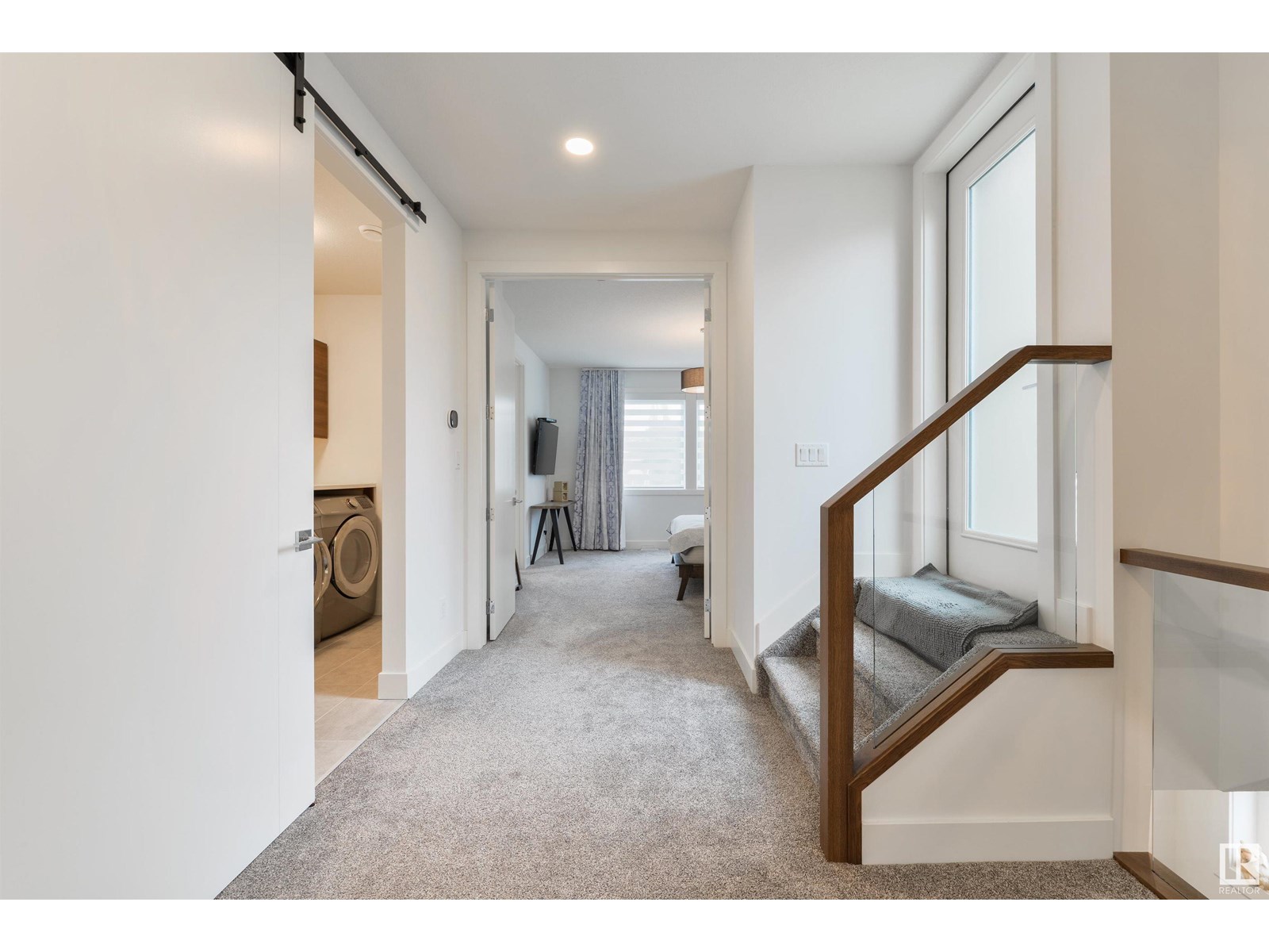 Photo 20 of 12444 Lansdowne Dr Nw, Edmonton AB