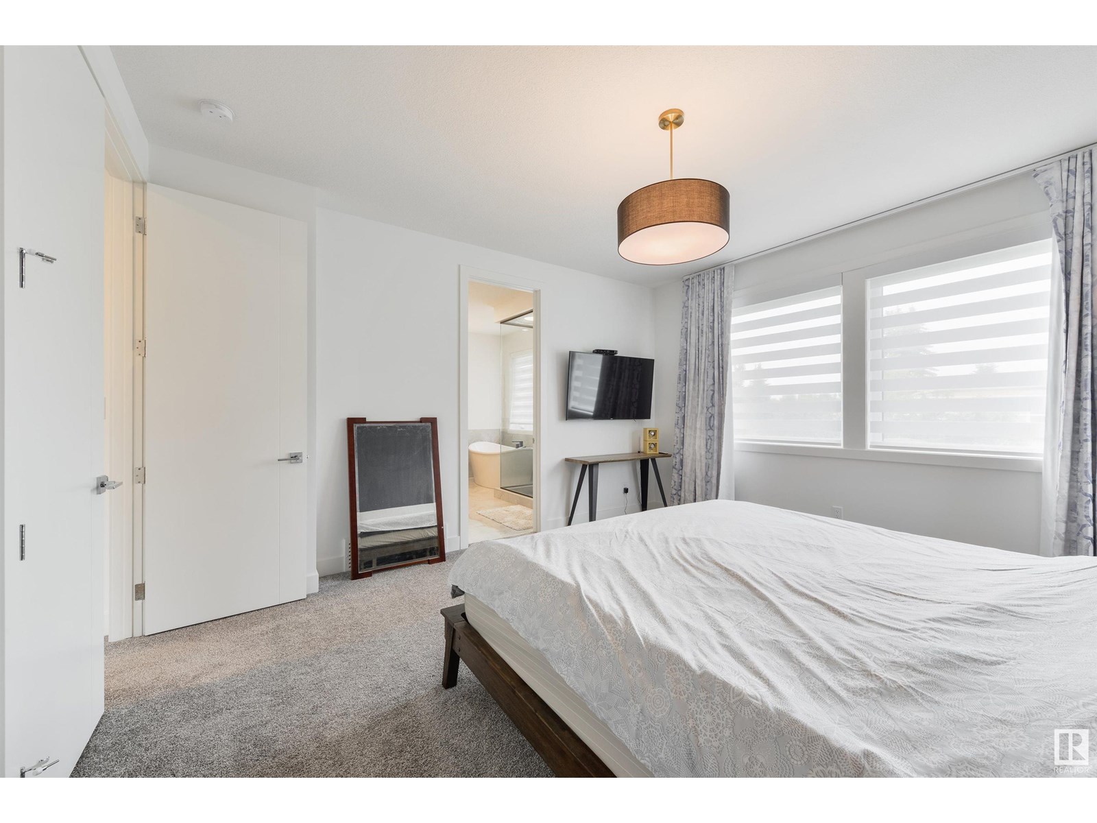 Photo 23 of 12444 Lansdowne Dr Nw, Edmonton AB