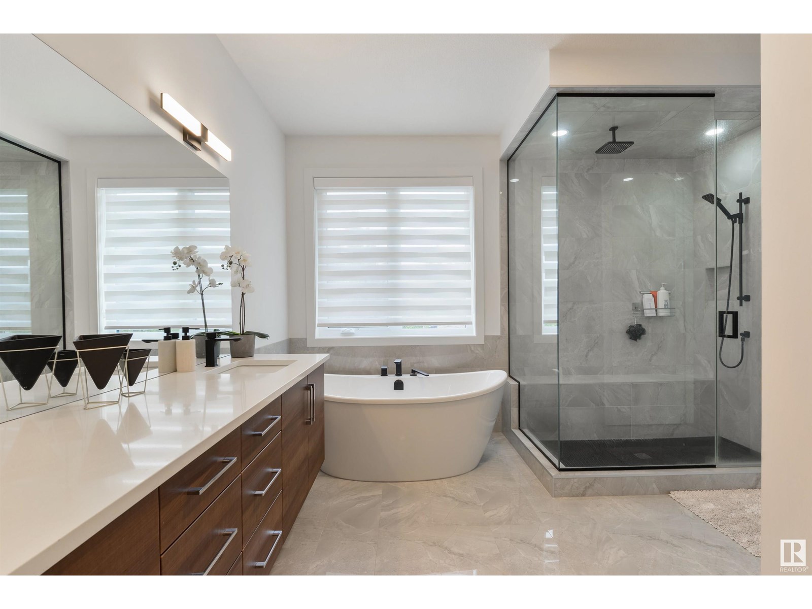 Photo 27 of 12444 Lansdowne Dr Nw, Edmonton AB