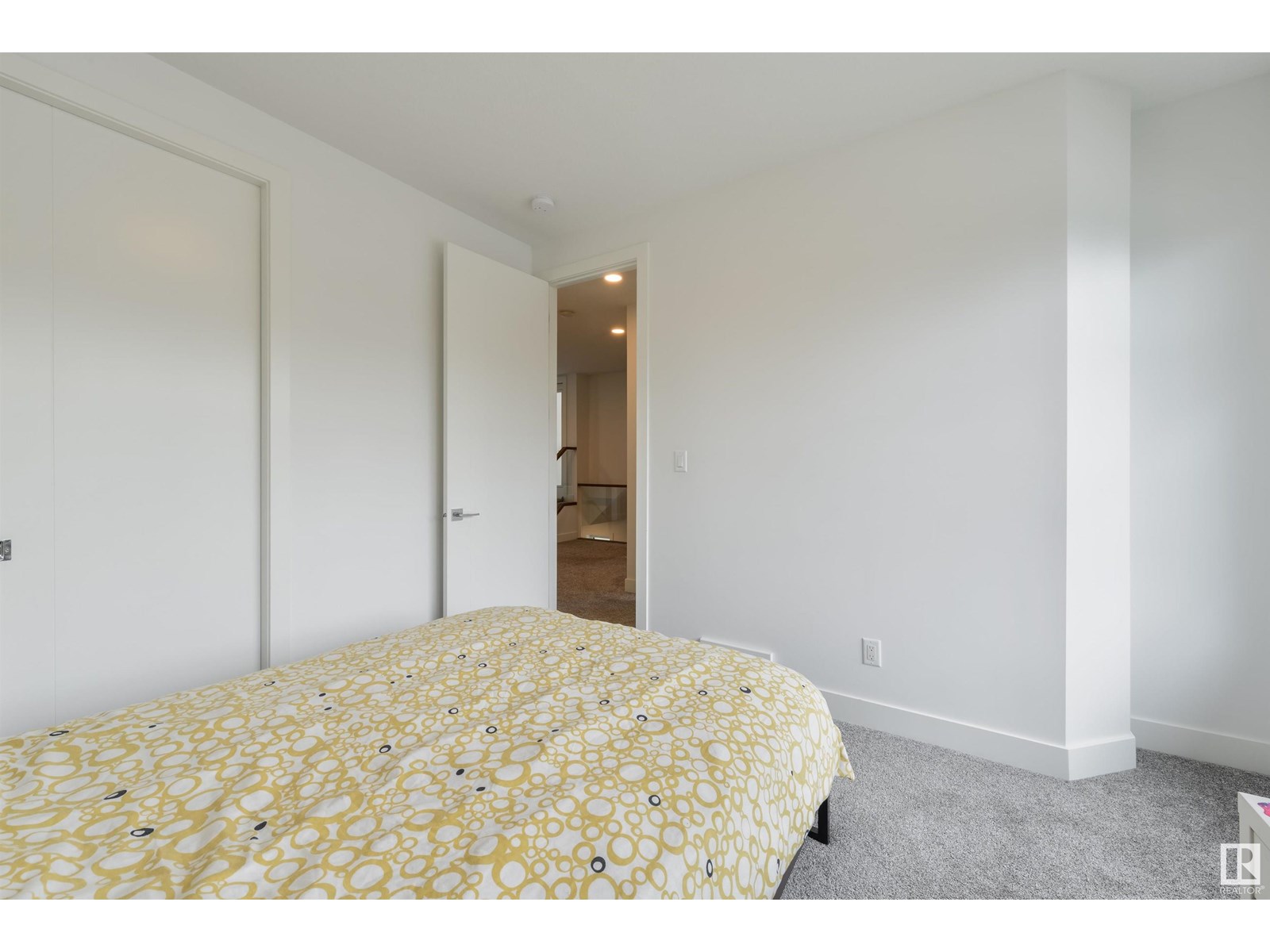 Photo 32 of 12444 Lansdowne Dr Nw, Edmonton AB