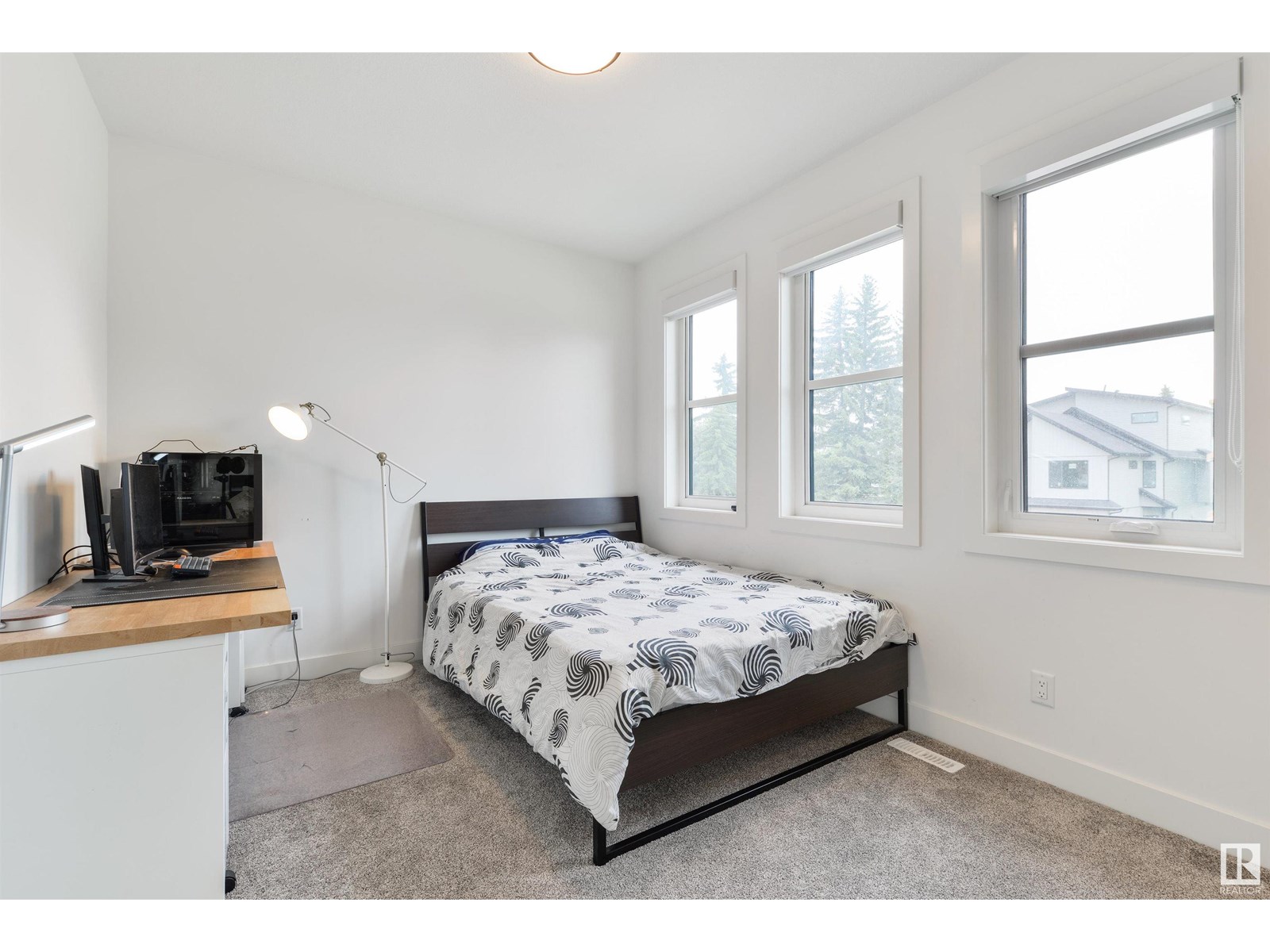 Photo 33 of 12444 Lansdowne Dr Nw, Edmonton AB