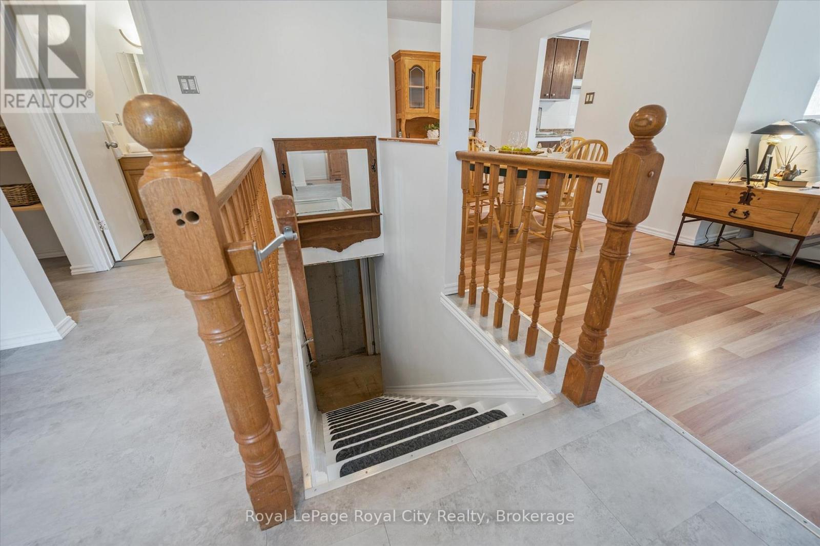 Photo 19 of 289 Strathallan Street, Centre Wellington ON