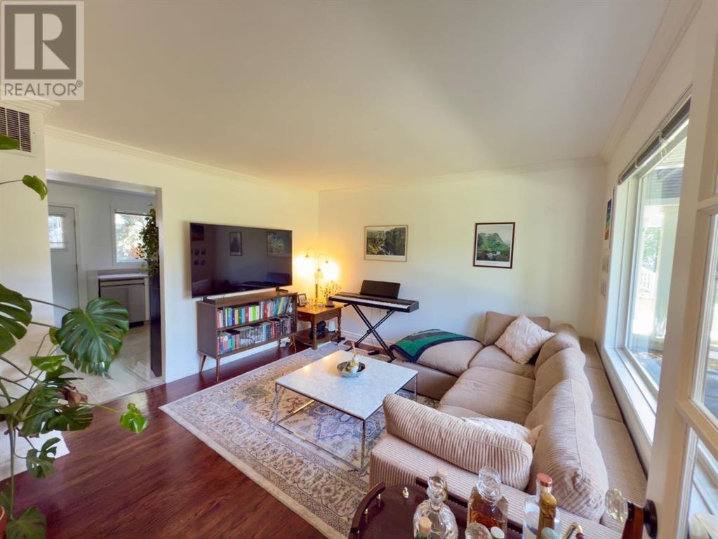 Single Family House for Sale in  Regal Park NE Renfrew Calgary 