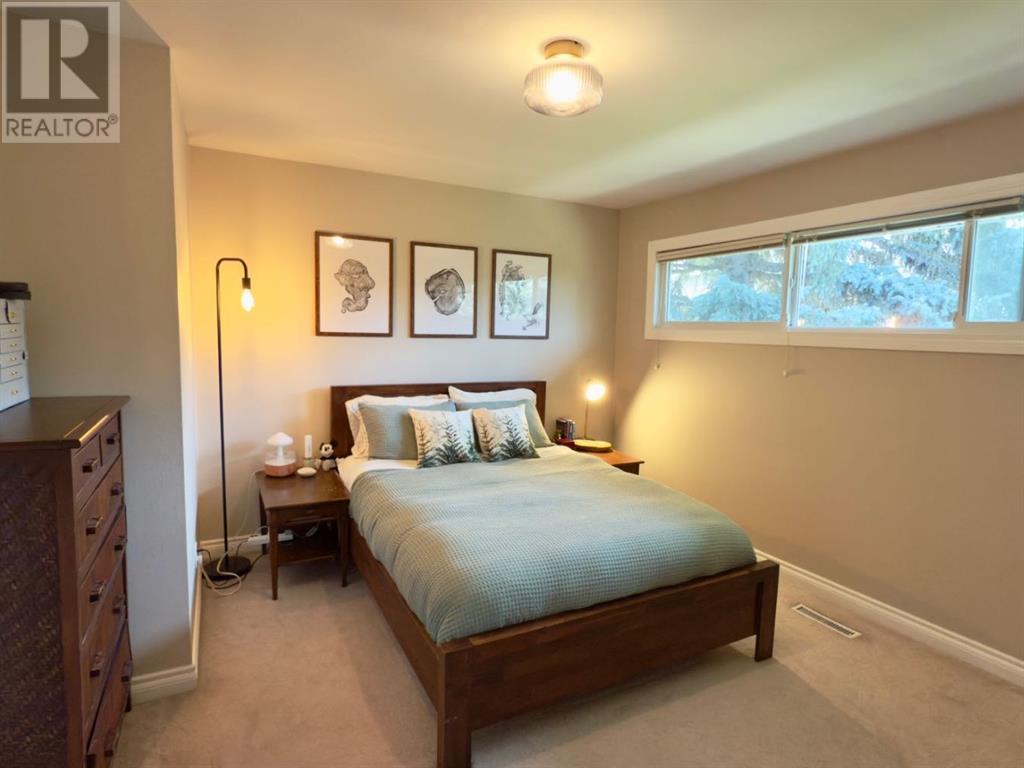 Single Family House for Sale in  Regal Park NE Renfrew Calgary 