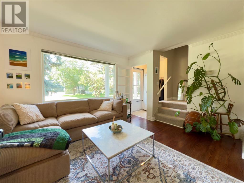 Single Family House for Sale in  Regal Park NE Renfrew Calgary 
