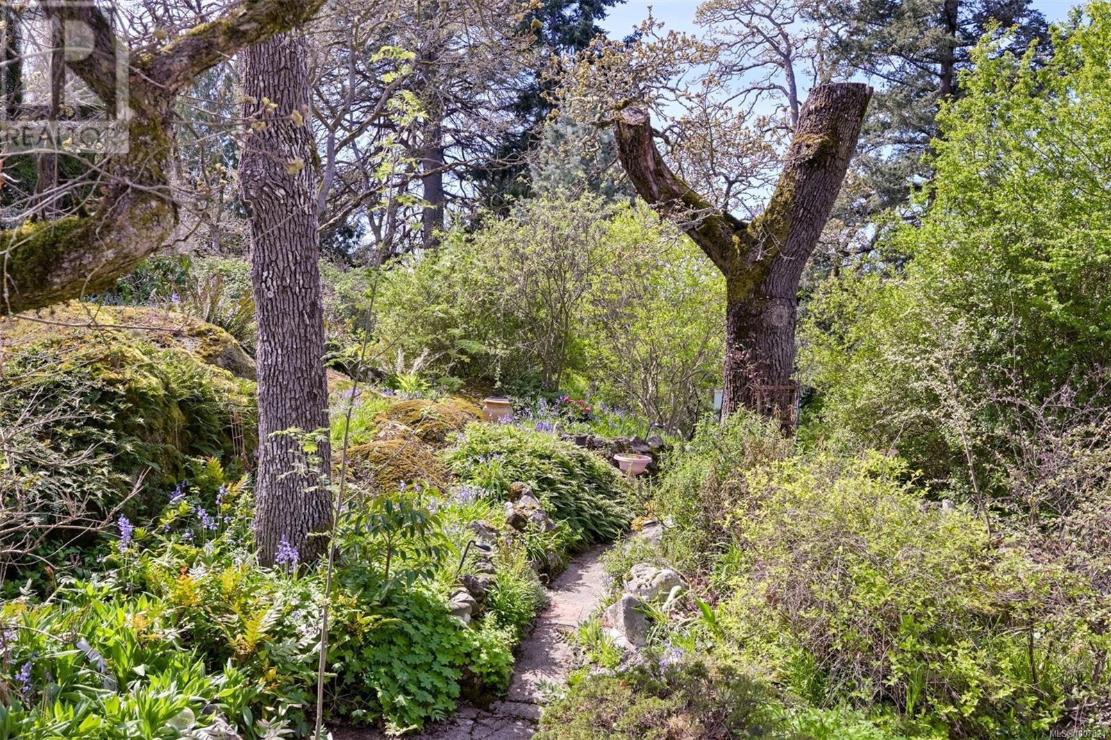 Photo 41 of 1151 Reynolds Rd, Saanich BC