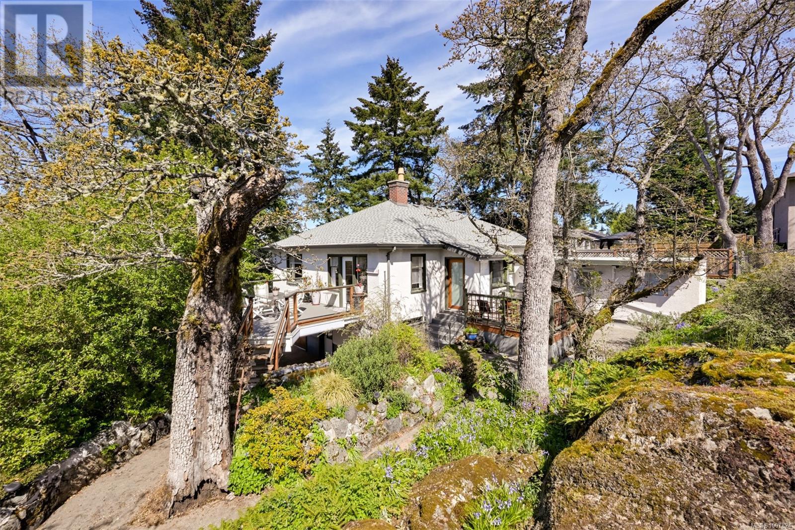 Photo 43 of 1151 Reynolds Rd, Saanich BC