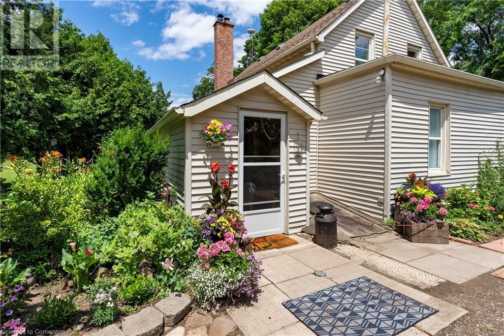 Photo 22 of 5400 North Service Road, Beamsville ON