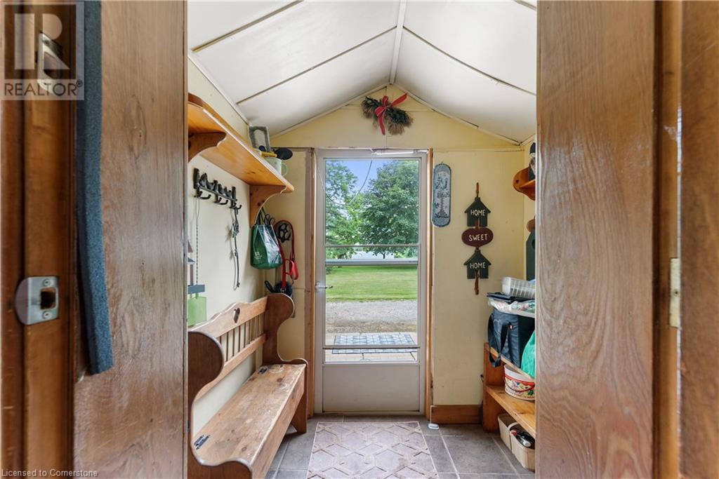 Photo 23 of 5400 North Service Road, Beamsville ON