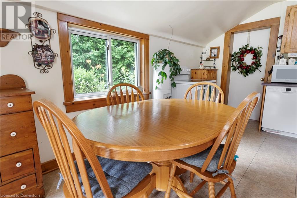 Photo 25 of 5400 North Service Road, Beamsville ON