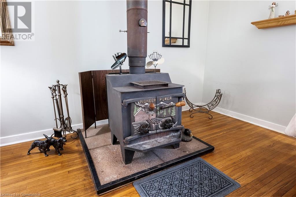 Photo 30 of 5400 North Service Road, Beamsville ON