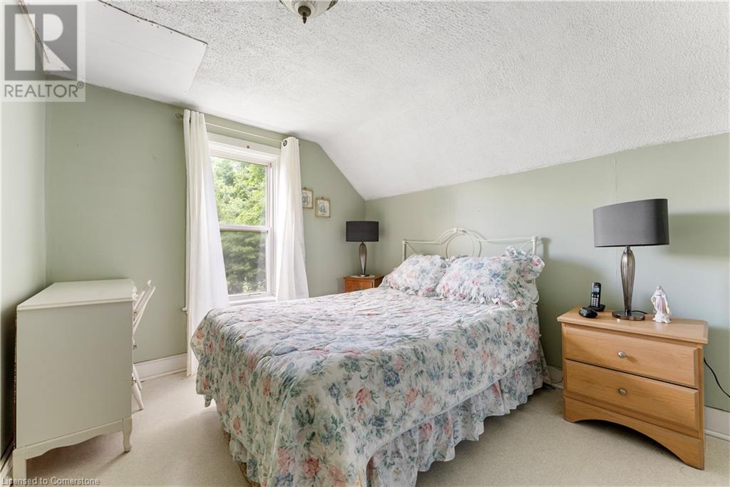Photo 36 of 5400 North Service Road, Beamsville ON