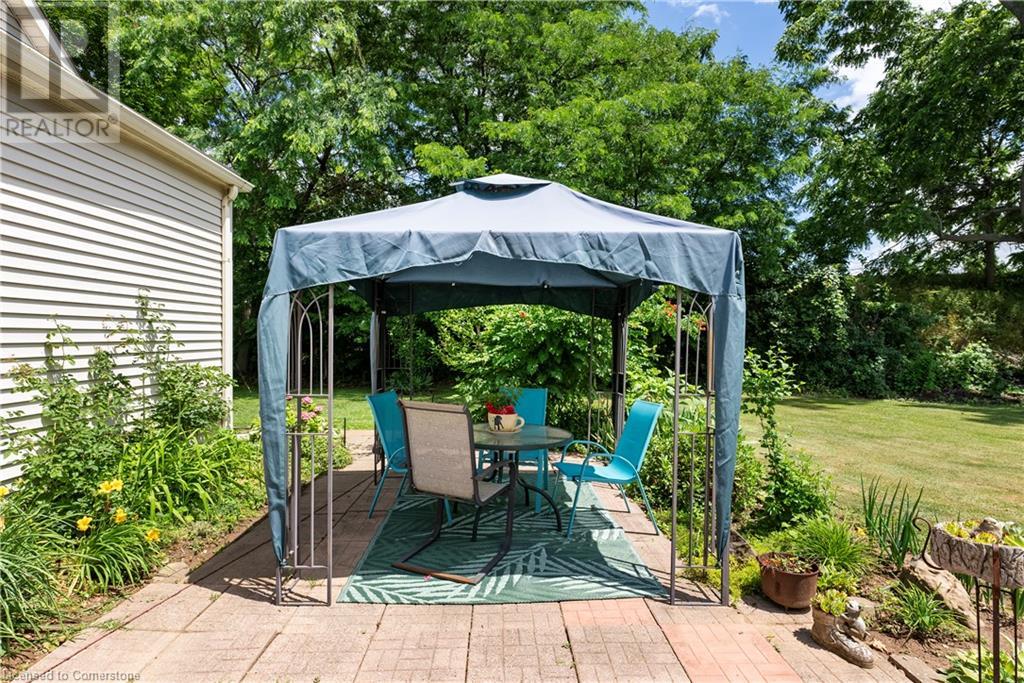 Photo 5 of 5400 North Service Road, Beamsville ON