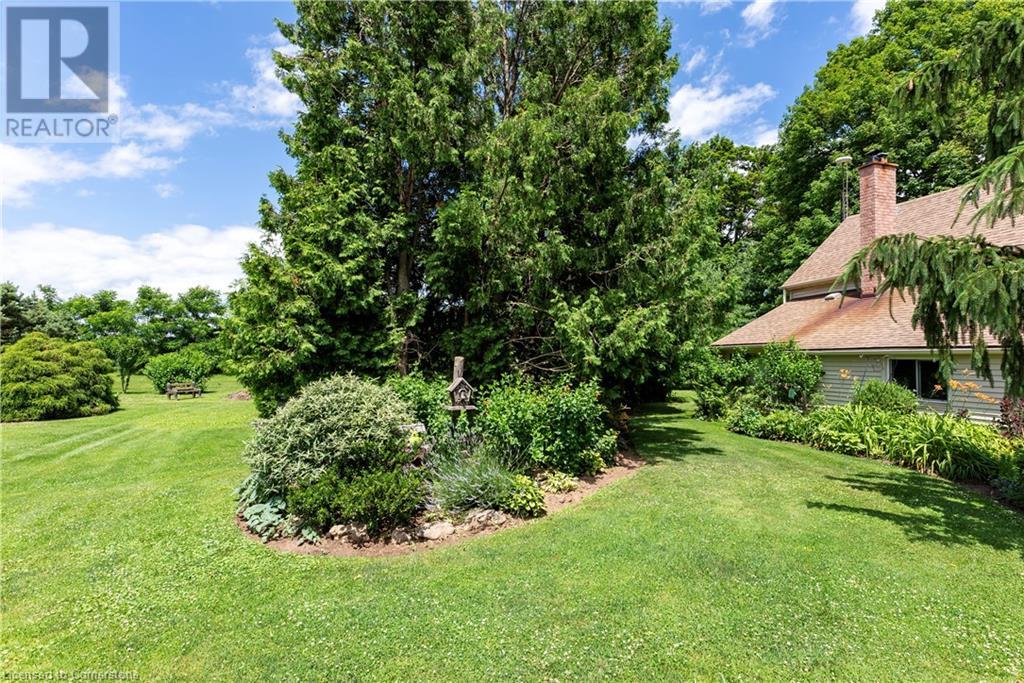 Photo 7 of 5400 North Service Road, Beamsville ON
