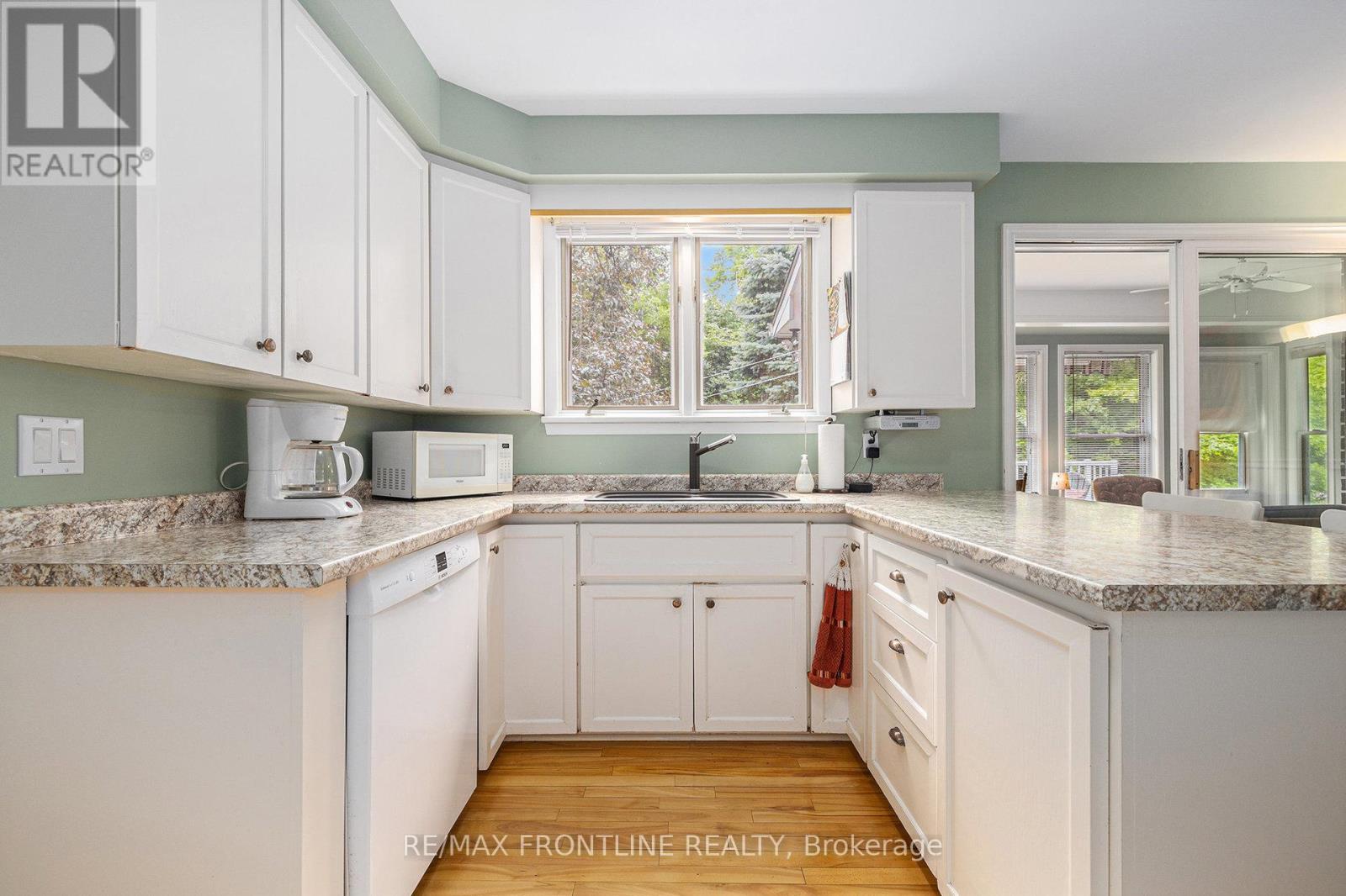 Photo 35 of 12 Glenview Crescent, Perth ON
