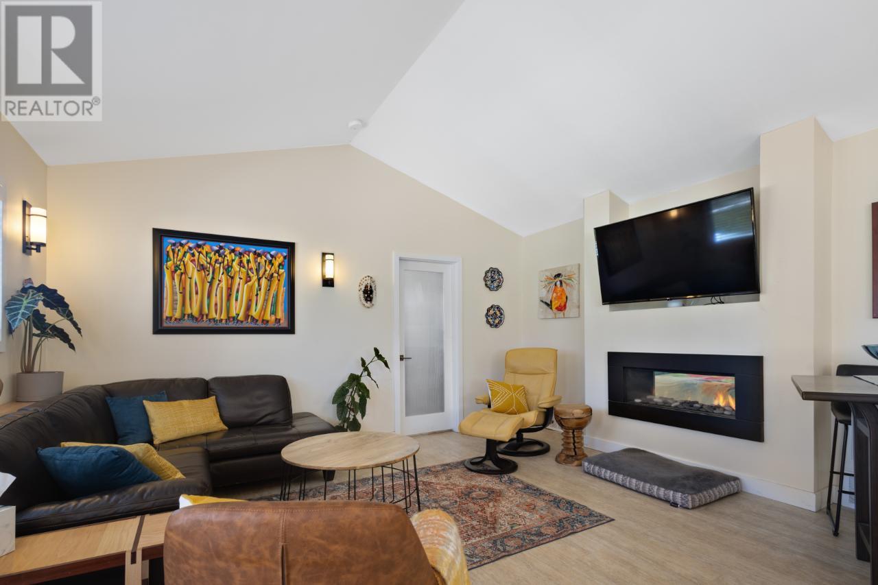  5470 Snowbrush Street, Oliver