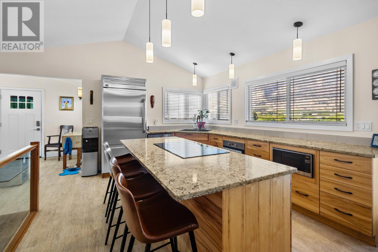  5470 Snowbrush Street, Oliver