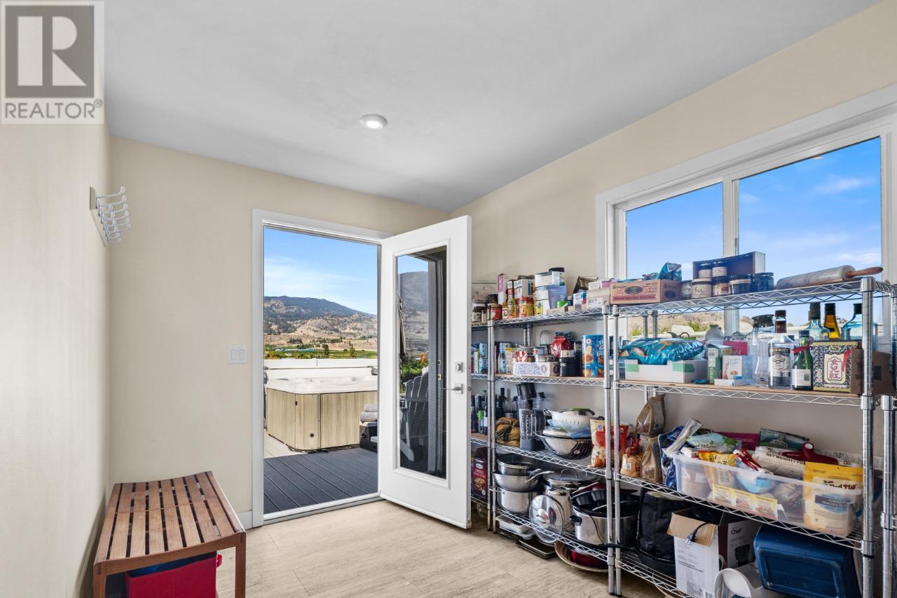  5470 Snowbrush Street, Oliver