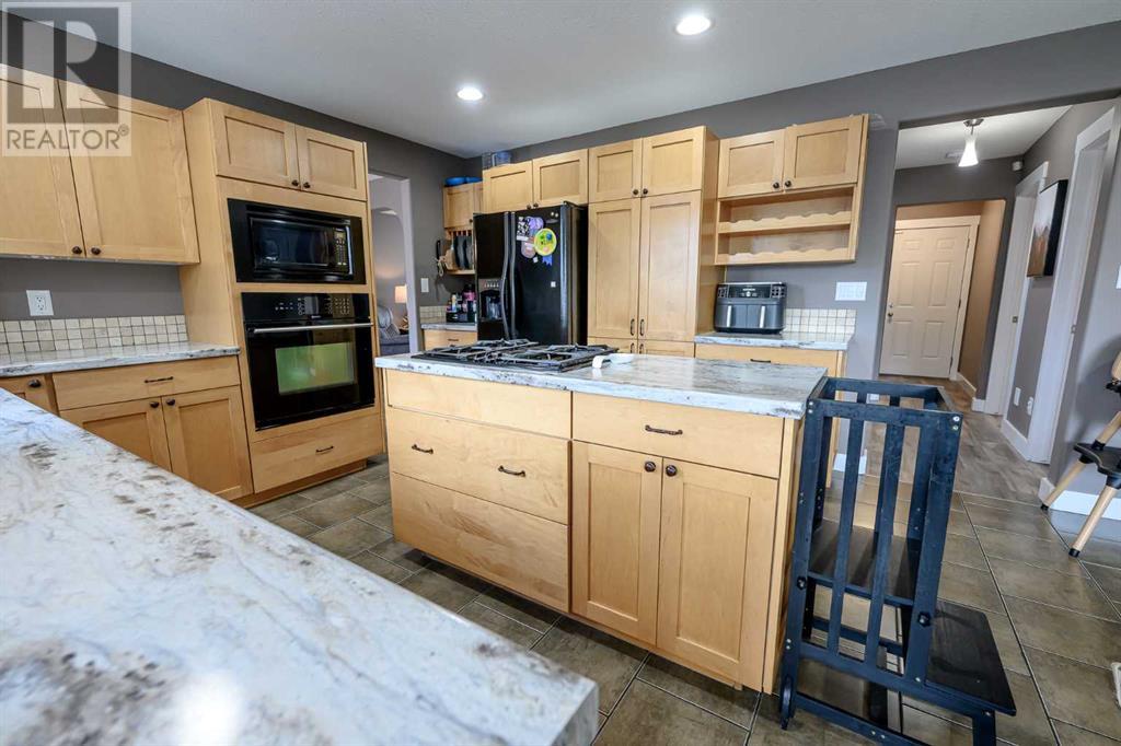 Photo 6 of 9306 Lakeshore Court, Grande Prairie AB