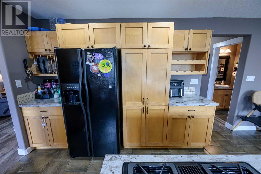 Photo 7 of 9306 Lakeshore Court, Grande Prairie AB